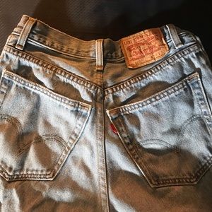 Levi’s mom shorts